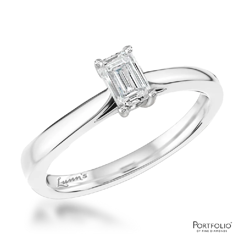 Solitaire 0.42ct D SI1 Diamond Platinum Ring