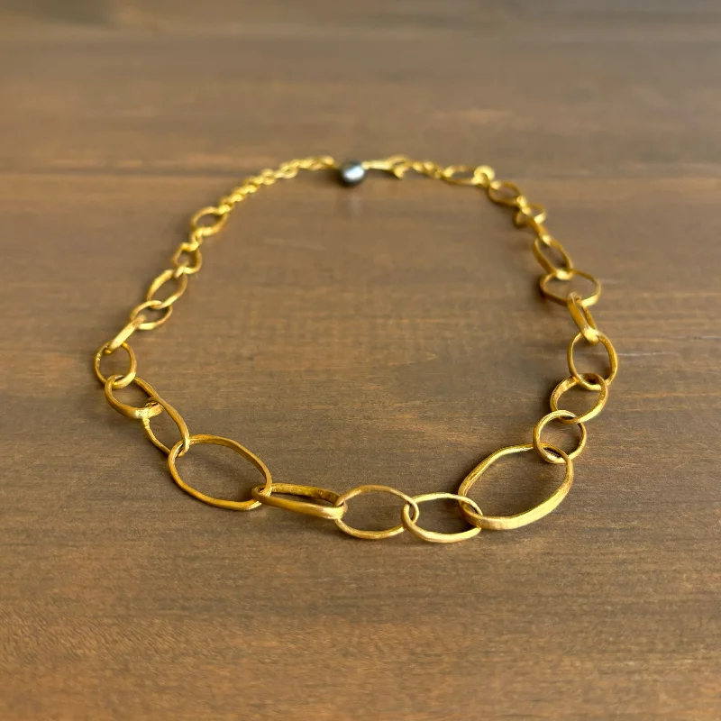 unique necklaces for women -22k Gold Graduated Pebble Link Chain Necklace