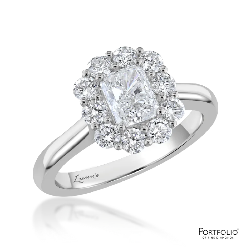 Cluster 0.91ct E SI1 Diamond Platinum Ring