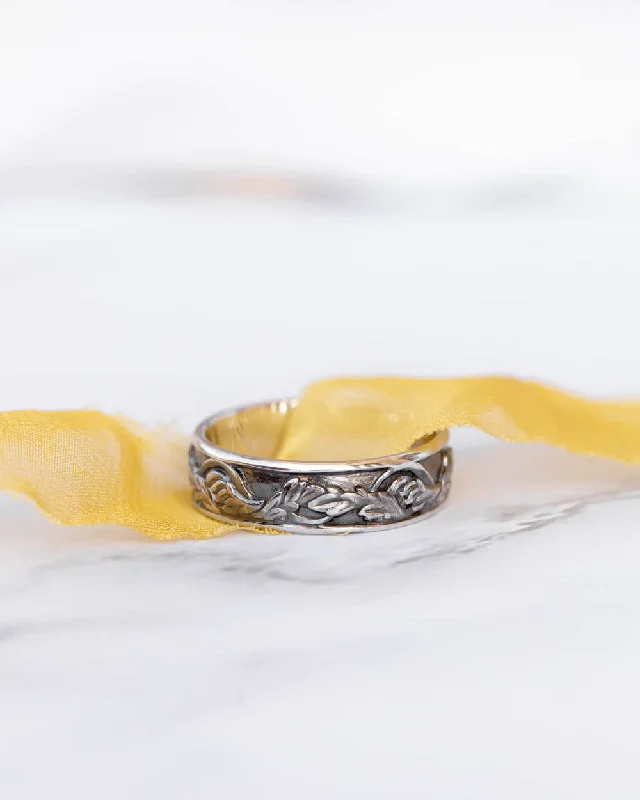 READY TO SHIP: Leaf wedding band in 14K white gold with black rhodium plating, RING SIZE 8.5 US